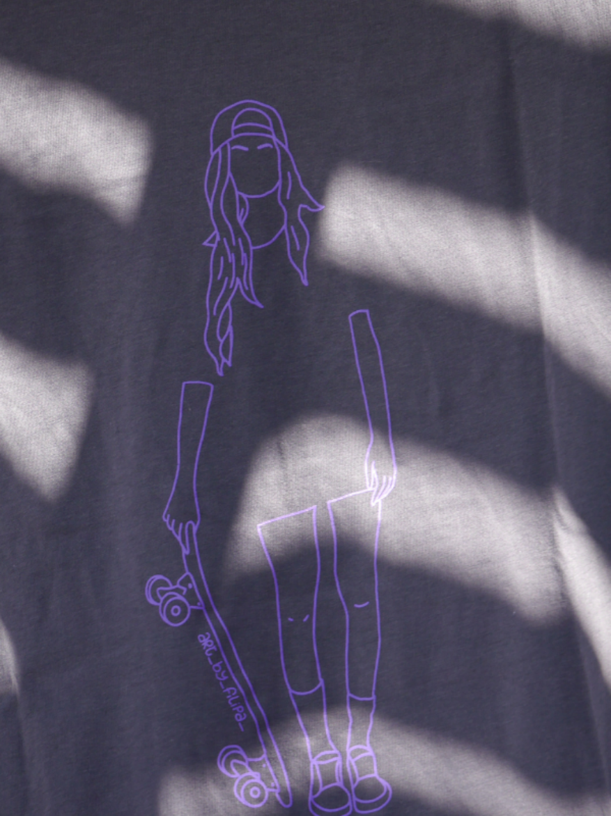 Imagem de T-shirt Cinza Escuro SKATER GIRL NEW